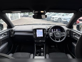 Used Volvo XC40 2025 for sale - 75741356: Photo
