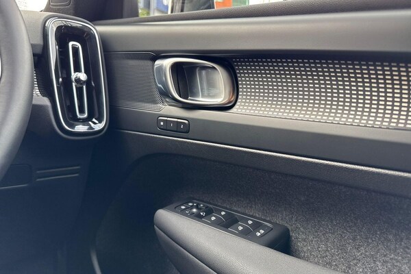 Used Volvo XC40 2025 for sale - 75741356: Photo 41