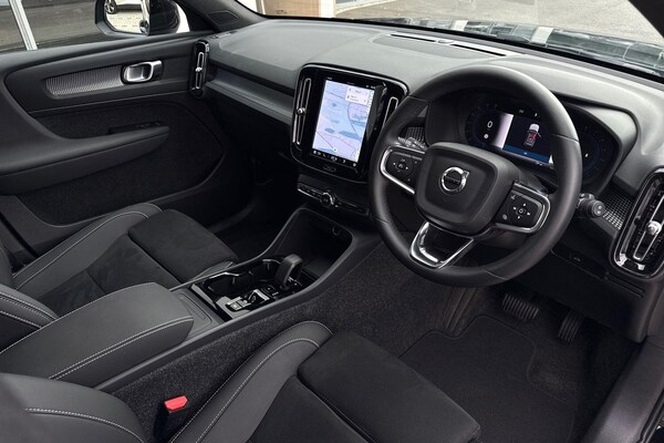 Used Volvo XC40 2025 for sale - 75741356: Photo 5