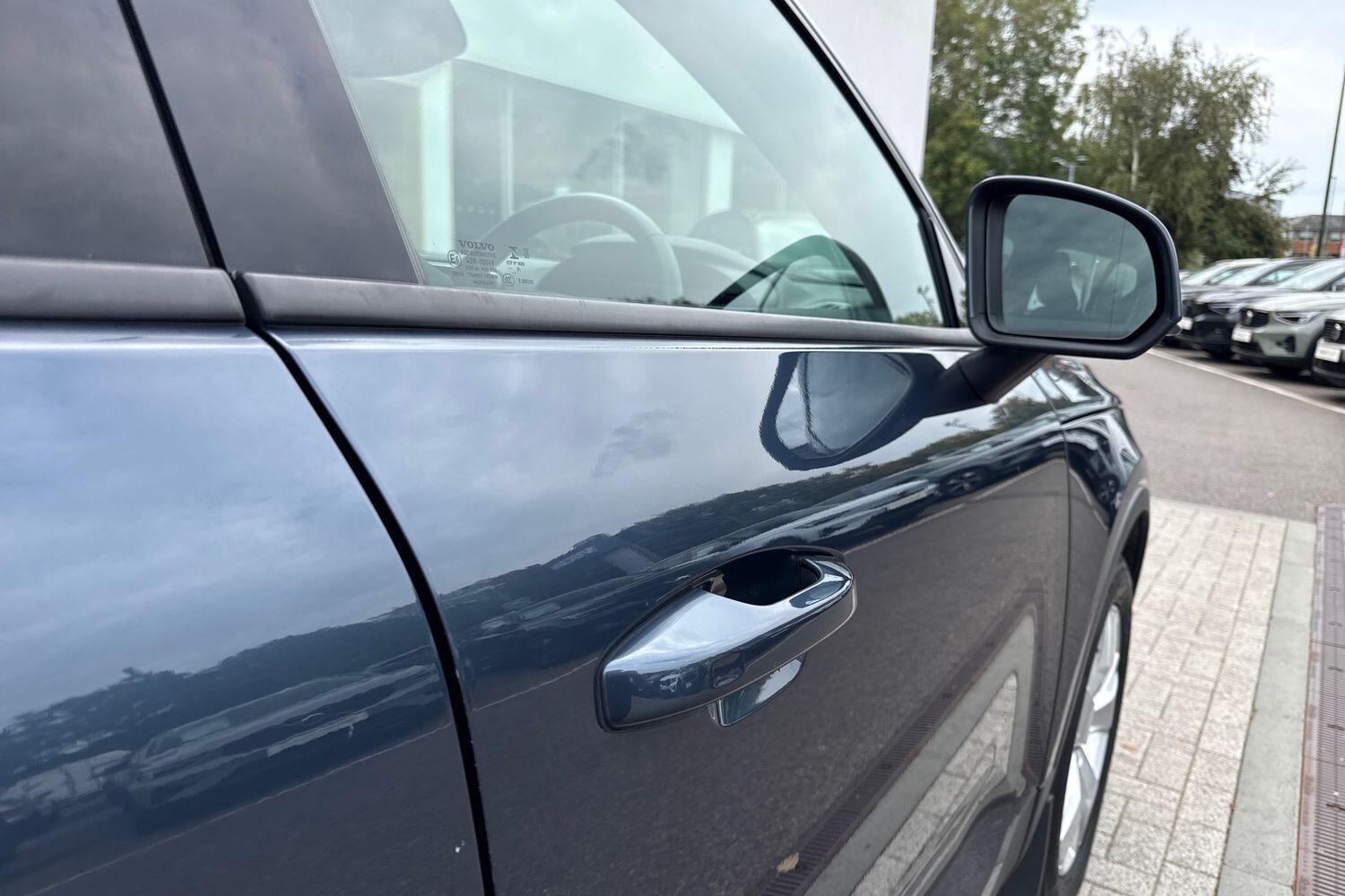 Used Volvo XC40 for sale - 76159035: Photo 16