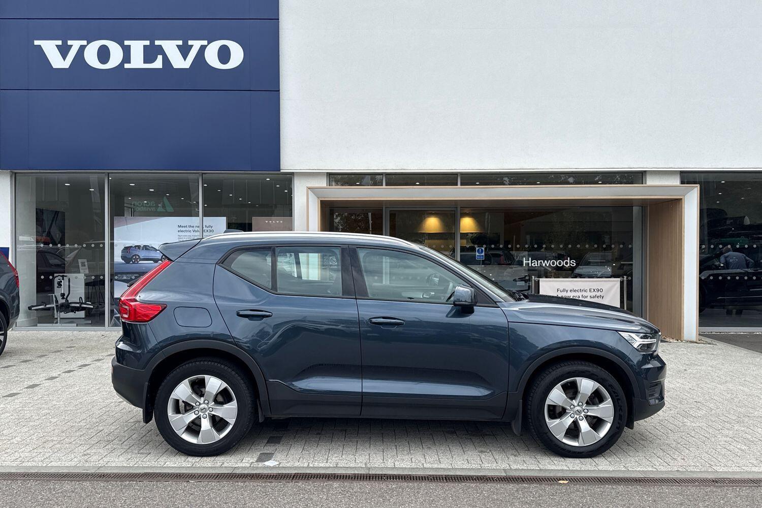 Used Volvo XC40 for sale - 76159035: Photo 2