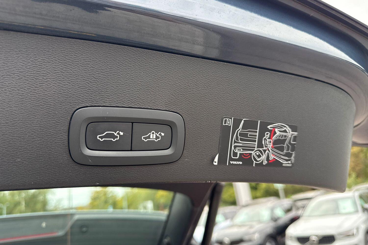 Used Volvo XC40 for sale - 76159035: Photo 20