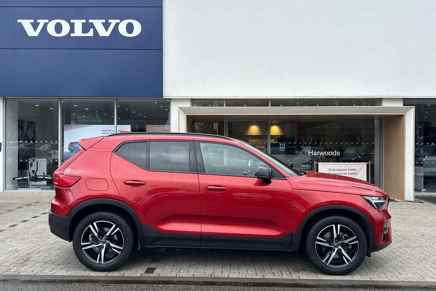 Used Volvo XC40 2022 for sale - 76360849: Photo 2