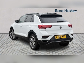 Used Volkswagen T-Roc 2018 for sale - 77862708: Photo