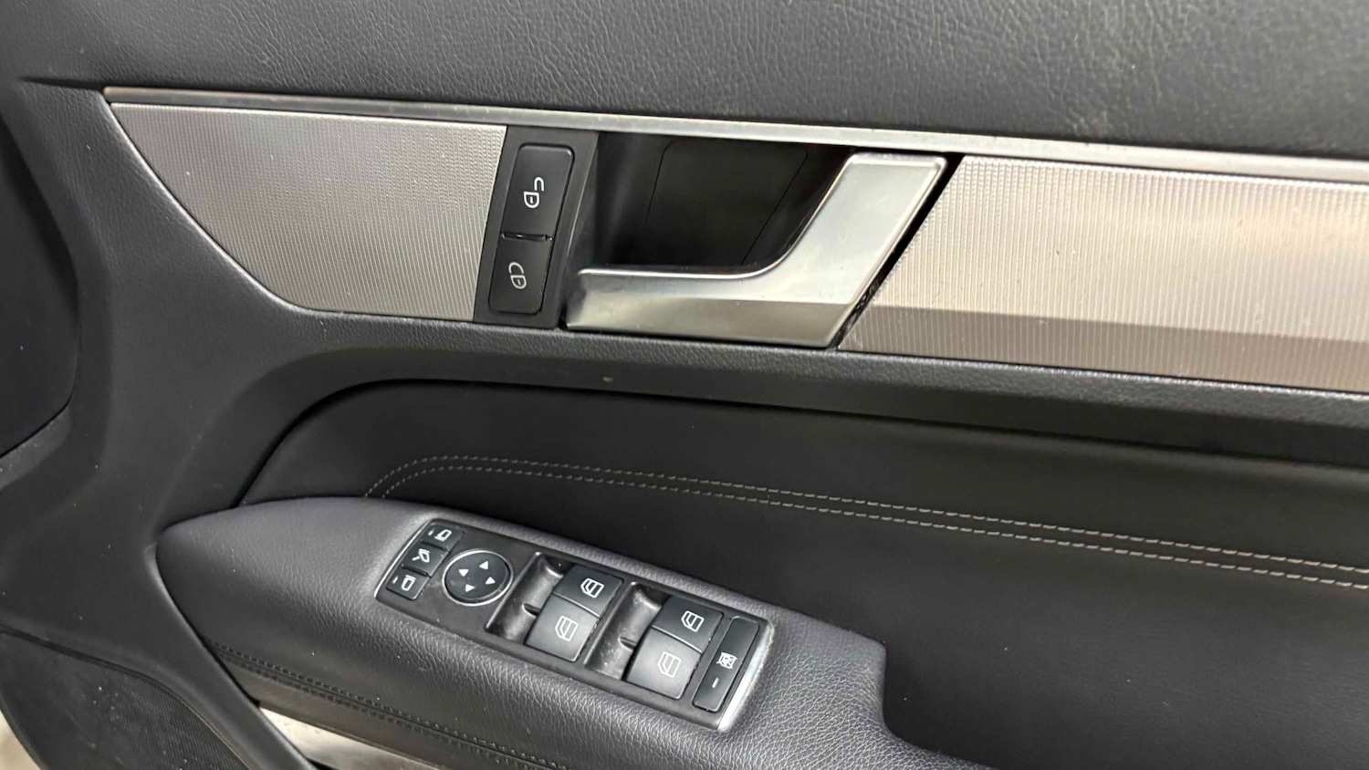 Used Mercedes-Benz E Class for sale - 77862656: Photo 9