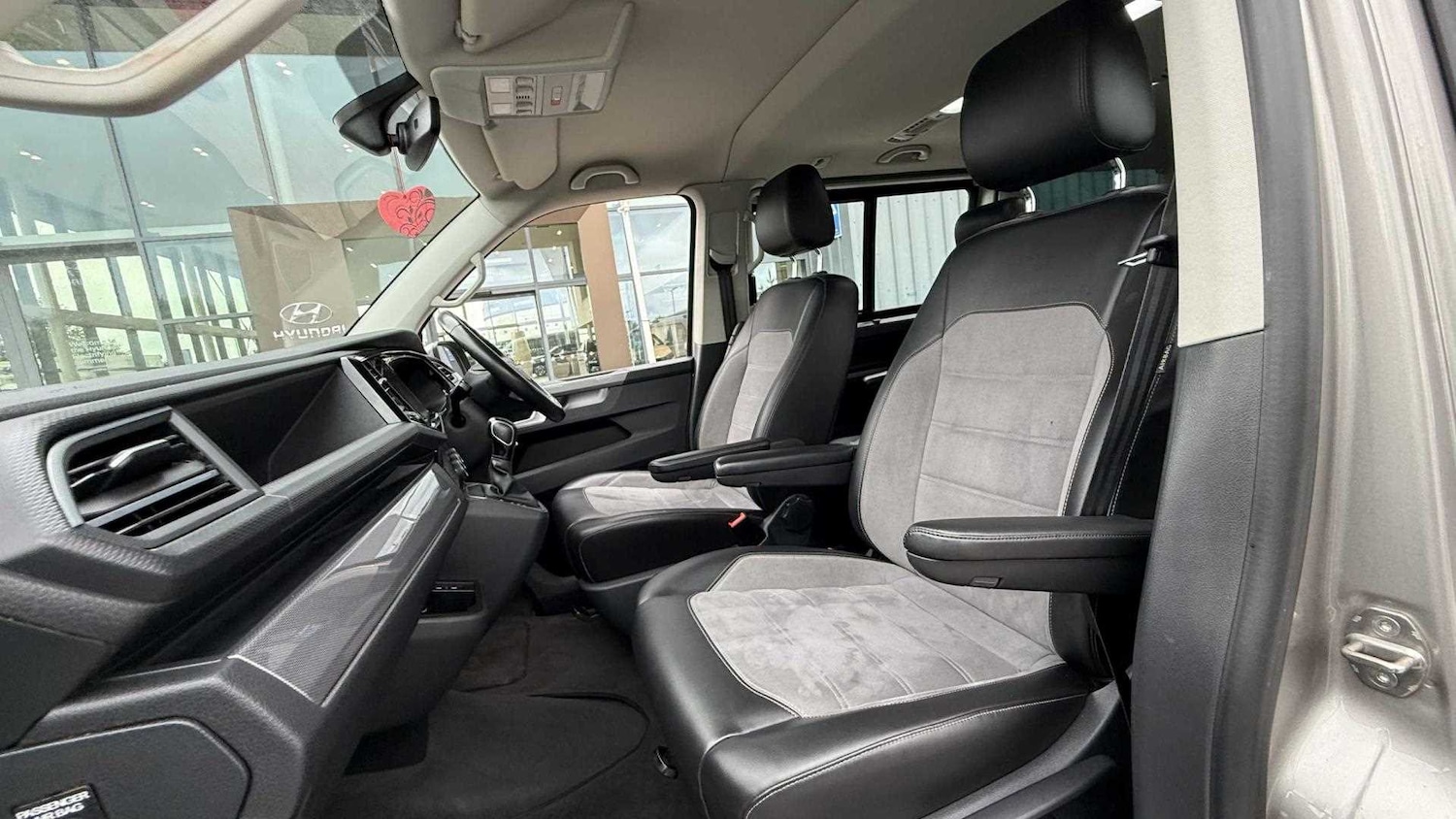 Used Volkswagen Caravelle for sale - 77862477: Photo 16