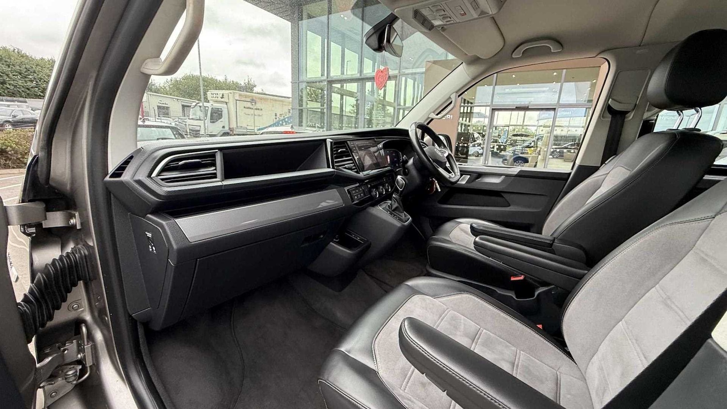 Used Volkswagen Caravelle for sale - 77862477: Photo 17