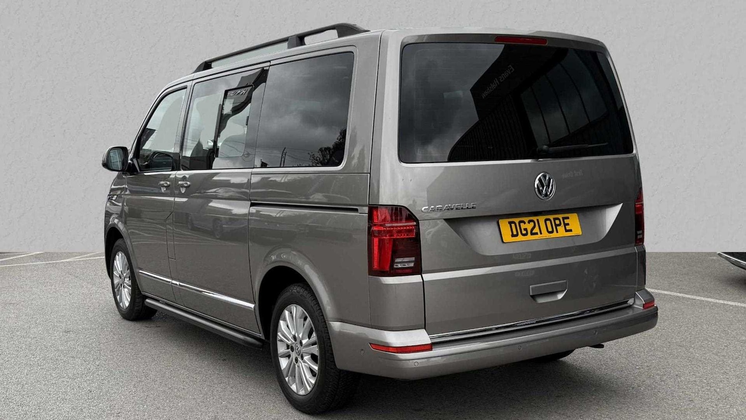 Used Volkswagen Caravelle for sale - 77862477: Photo 2