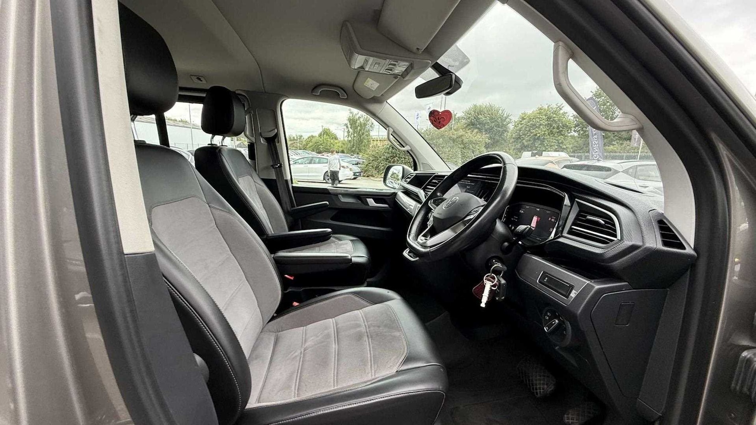 Used Volkswagen Caravelle for sale - 77862477: Photo 27