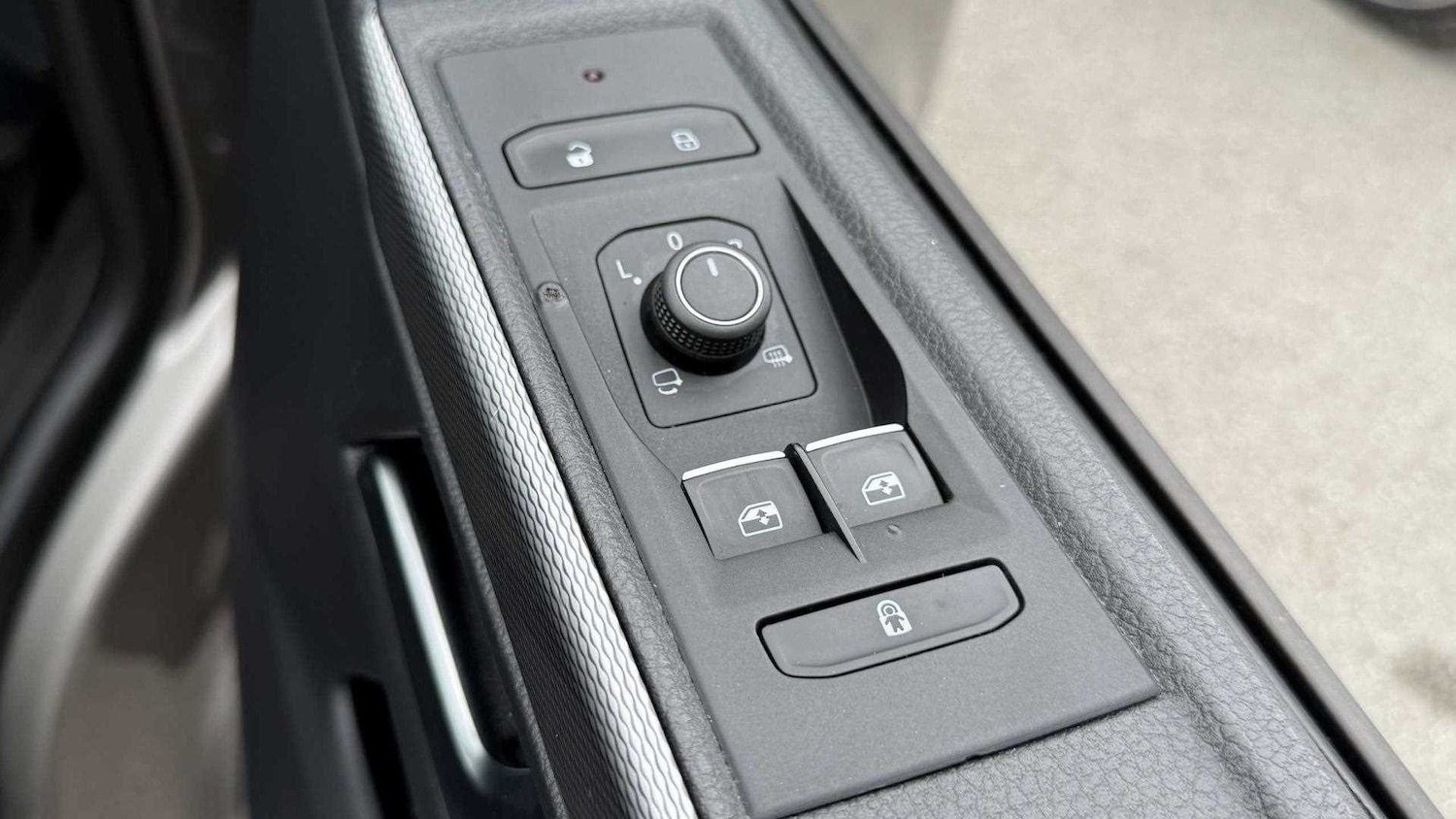 Used Volkswagen Caravelle for sale - 77862477: Photo 30