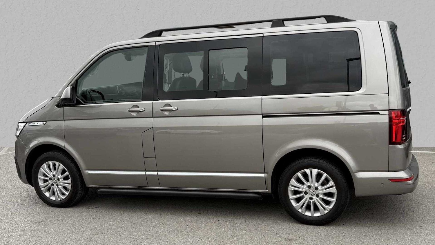 Used Volkswagen Caravelle for sale - 77862477: Photo 7