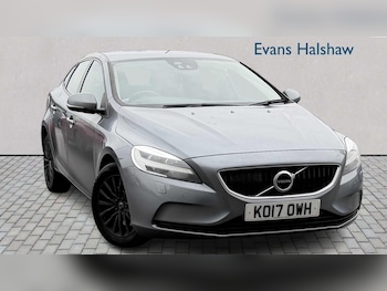 Used Volvo V40 2017 for sale - 77960967: Photo
