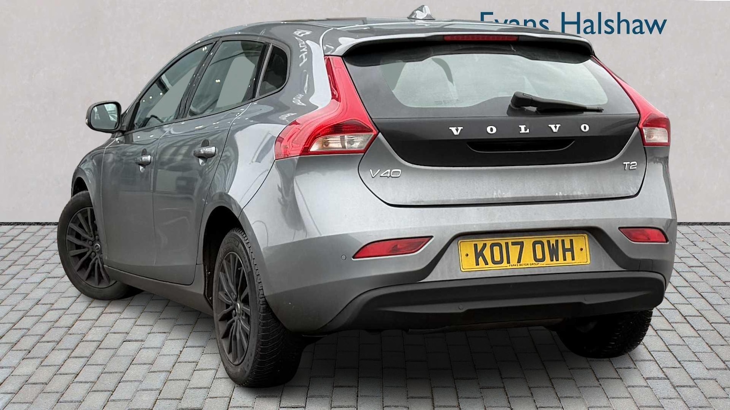 Used Volvo V40 2017 for sale - 77960967: Photo 2