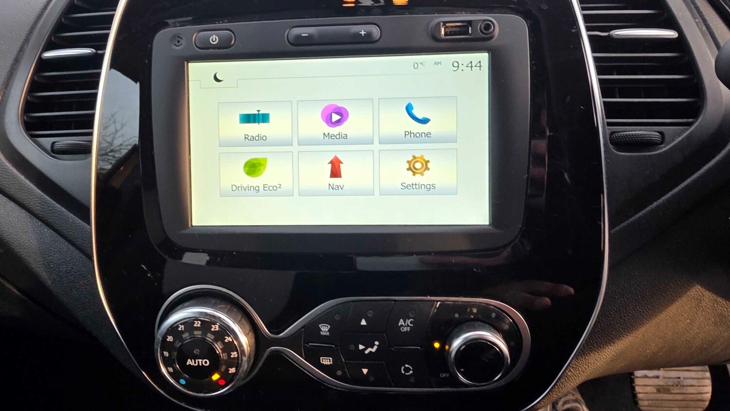 Used Renault Captur for sale - 77860702: Photo 17