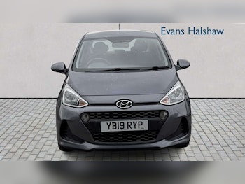 Used Hyundai i10 2019 for sale - 78550610: Photo