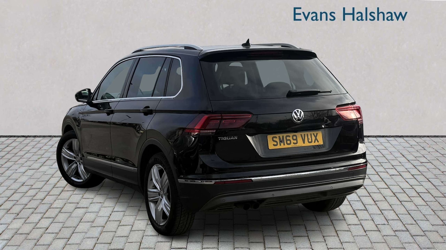 Used Volkswagen Tiguan 2020 for sale - 77856566: Photo 2