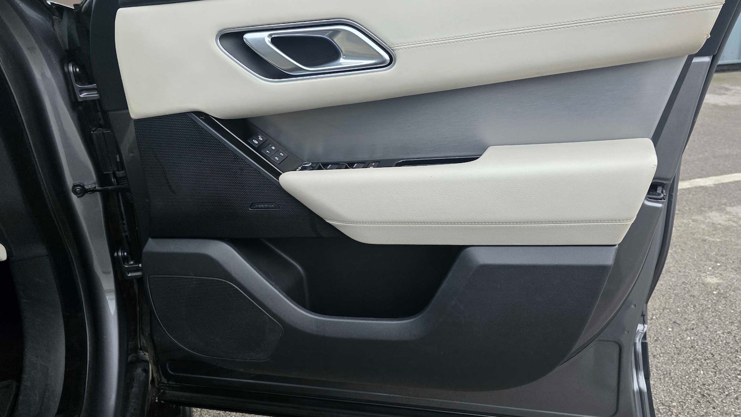 Used Land Rover Range Rover Velar 2017 for sale - 77858622: Photo 10