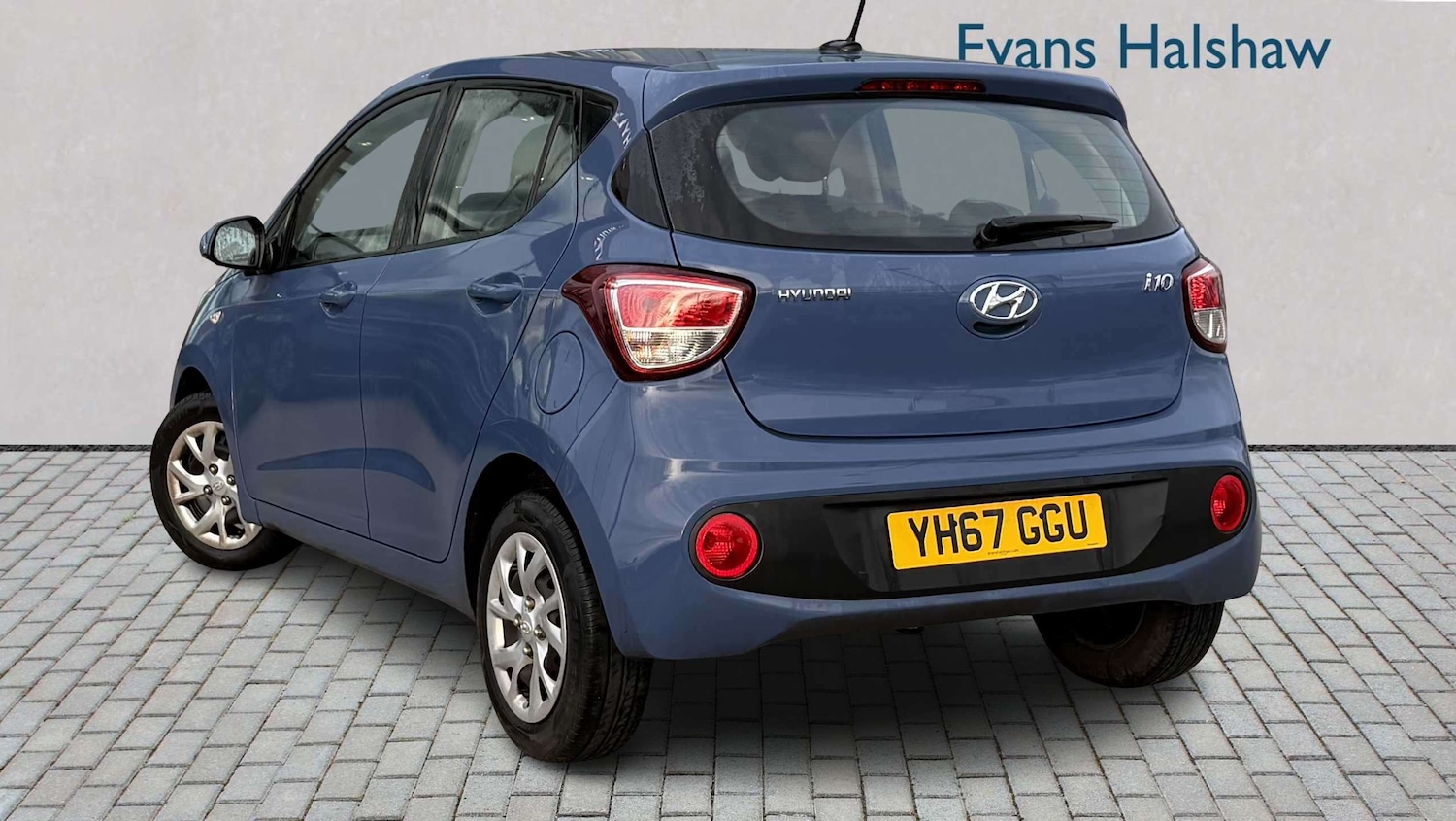 Used Hyundai i10 2017 for sale - 77995986: Photo 2