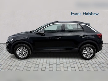 Used Volkswagen T-Roc 2023 for sale - 79118153: Photo
