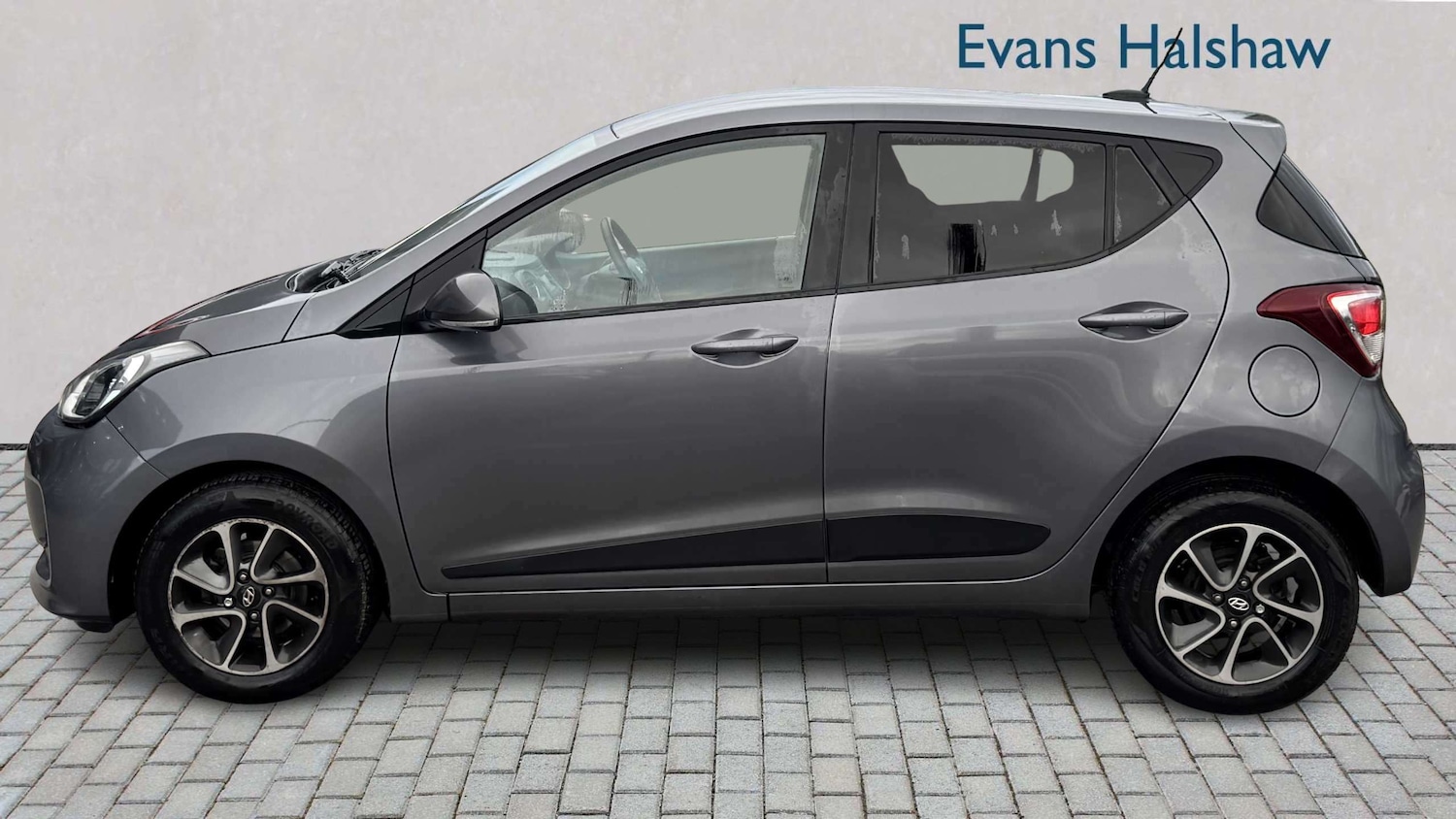 Used Hyundai i10 2017 for sale - 77913868: Photo 4