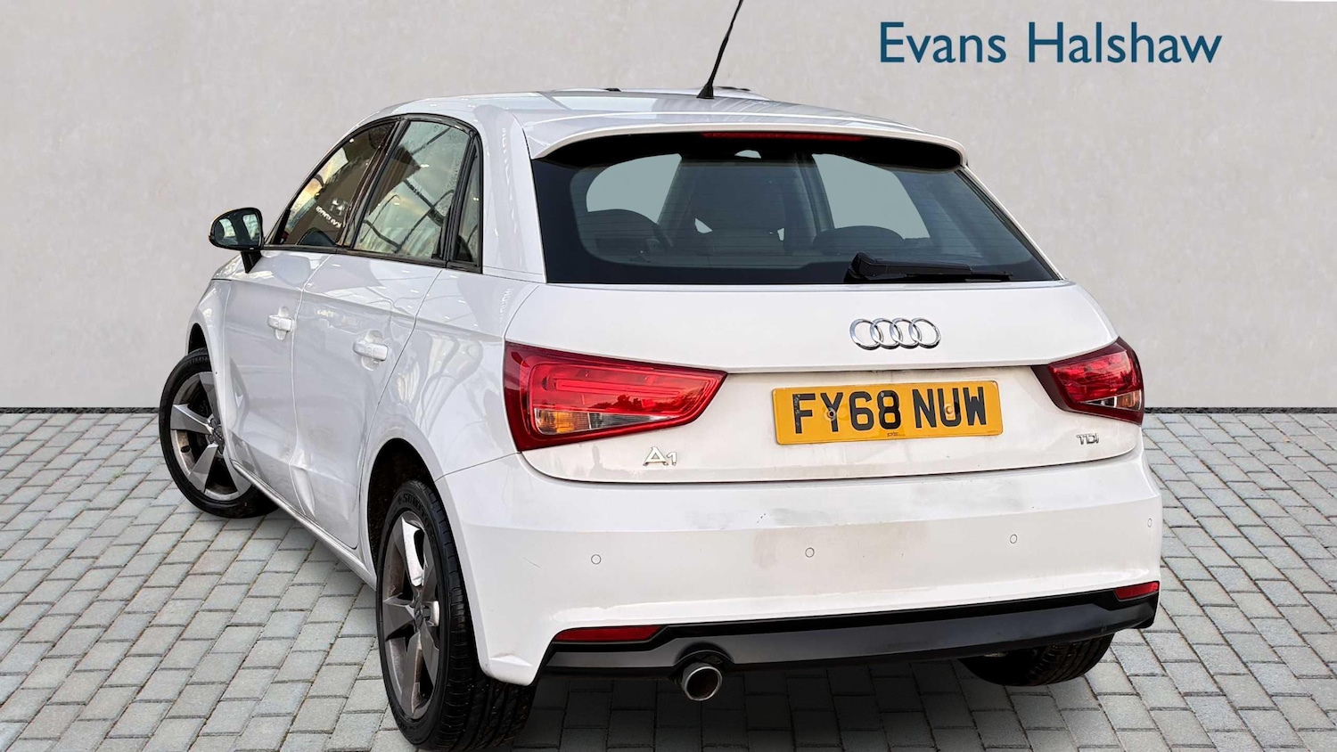 Used Audi A1 2018 for sale - 77857932: Photo 2