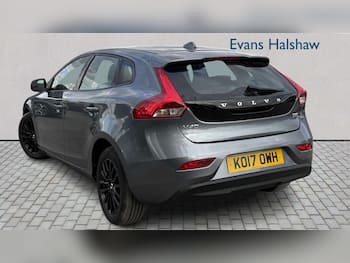 Used Volvo V40 2017 for sale - 79604309: Photo