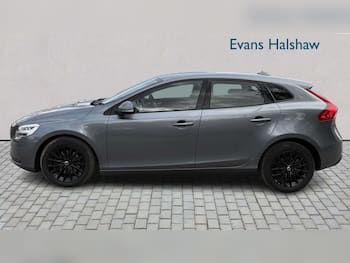 Used Volvo V40 2017 for sale - 79604309: Photo