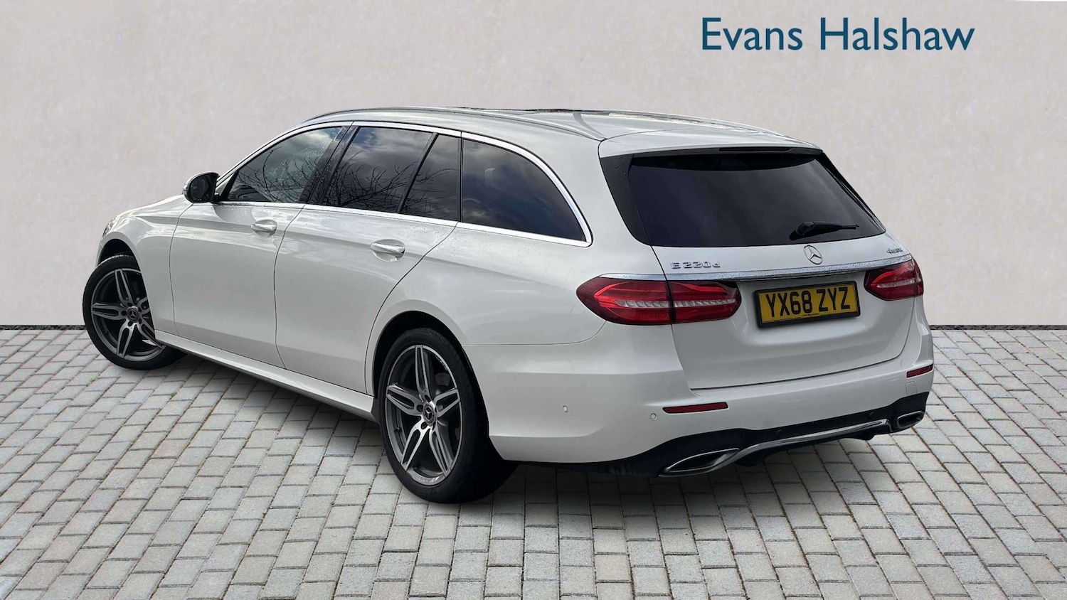 Used Mercedes-Benz E Class for sale - 77861991: Photo 2