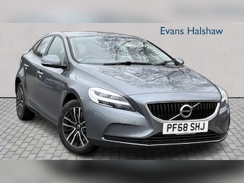 Used Volvo V40 2019 for sale - 77858191: Photo