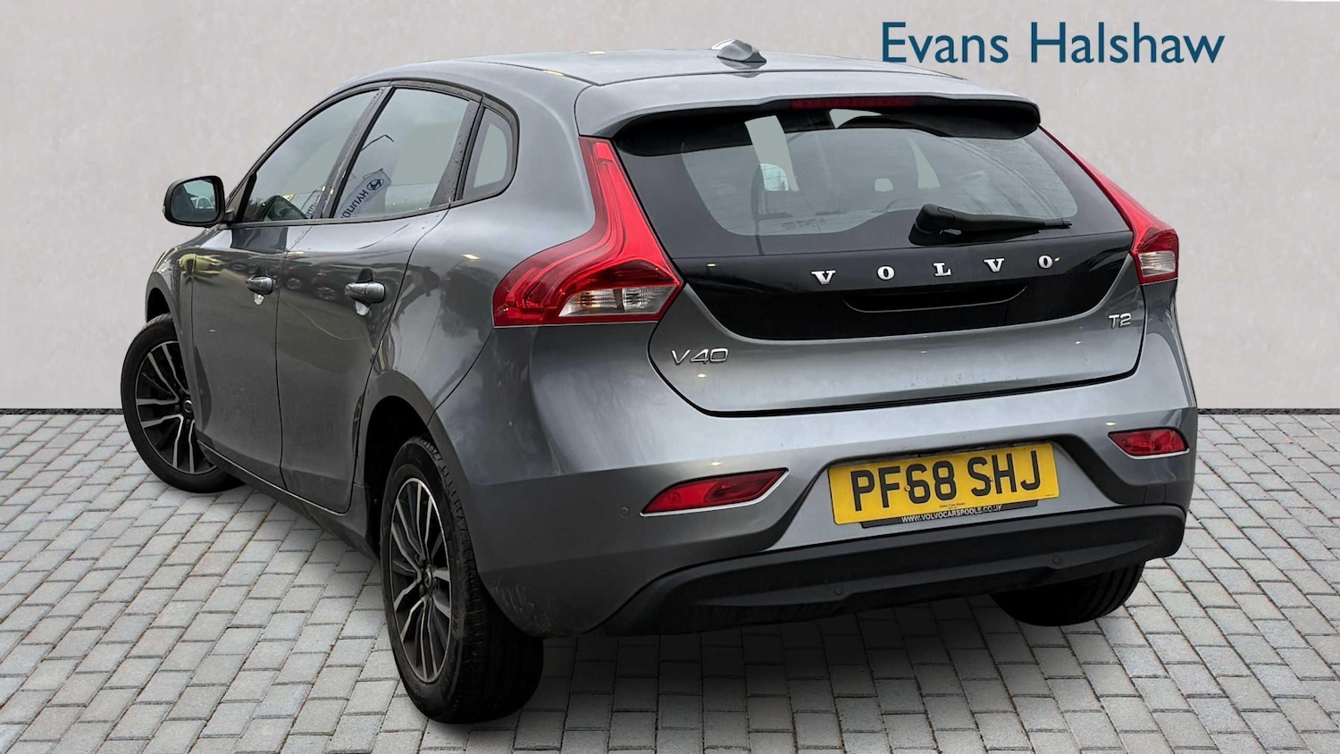 Used Volvo V40 for sale - 77858191: Photo 2