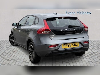 Used Volvo V40 2019 for sale - 77858191: Photo