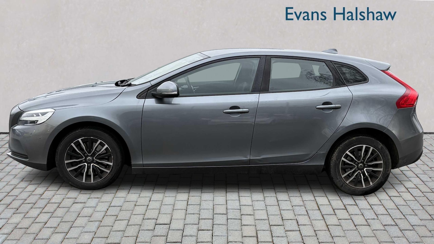 Used Volvo V40 for sale - 77858191: Photo 3