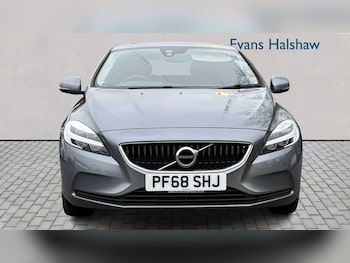Used Volvo V40 2019 for sale - 77858191: Photo