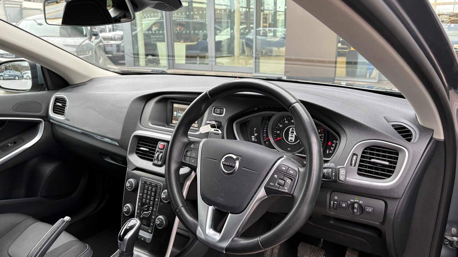 Used Volvo V40 for sale - 77858191: Photo 9