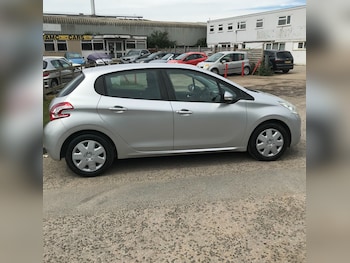 Used Peugeot 208 2013 for sale - 78499857: Photo