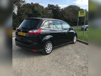 Used Ford Grand C-Max 2011 for sale - 76102739: Photo