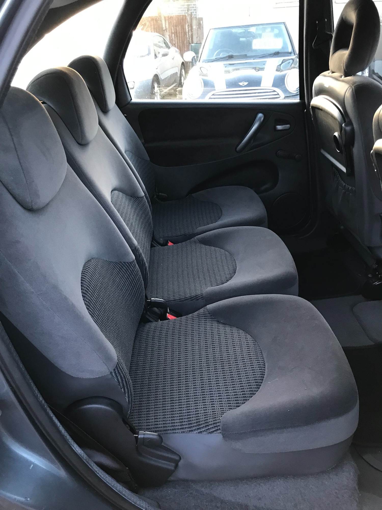 Used Citroen Xsara Picasso 2010 for sale - 77271067: Photo 2