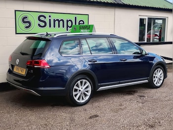 Used Volkswagen Golf 2016 for sale - 76886184: Photo