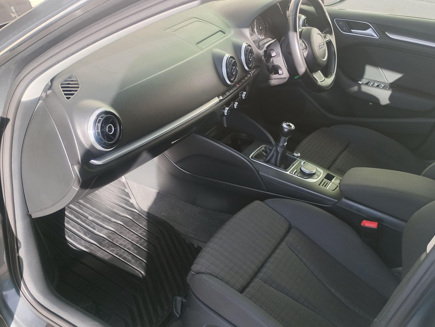 Used Audi A3 2014 for sale - 76060534: Photo 8