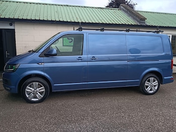 Used Volkswagen Transporter 2017 for sale - 79325083: Photo