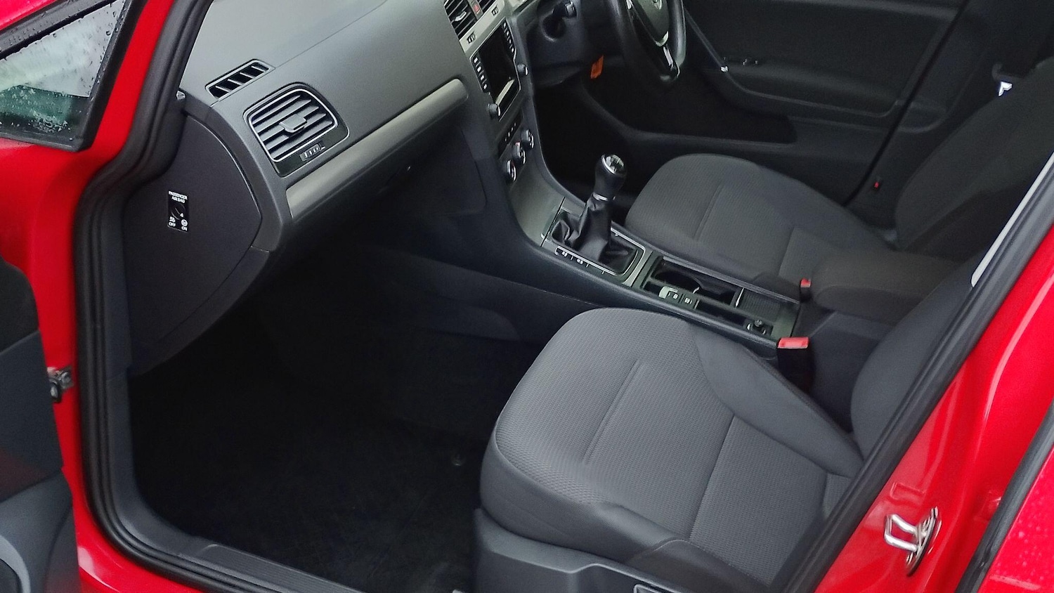 Used Volkswagen Golf 2013 for sale - 76886880: Photo 11