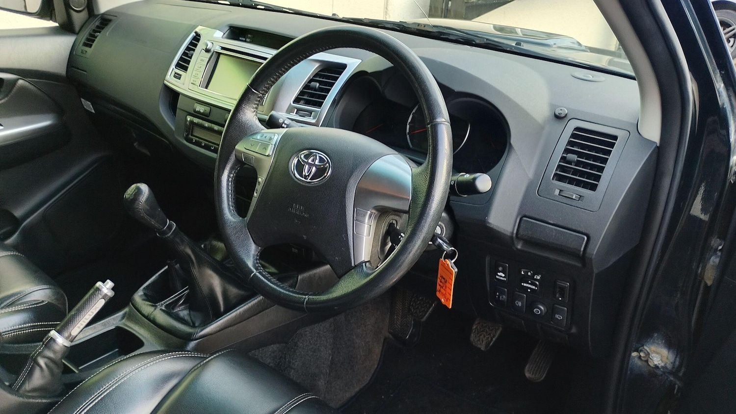 Used Toyota Hilux 2014 for sale - 77683156: Photo 8