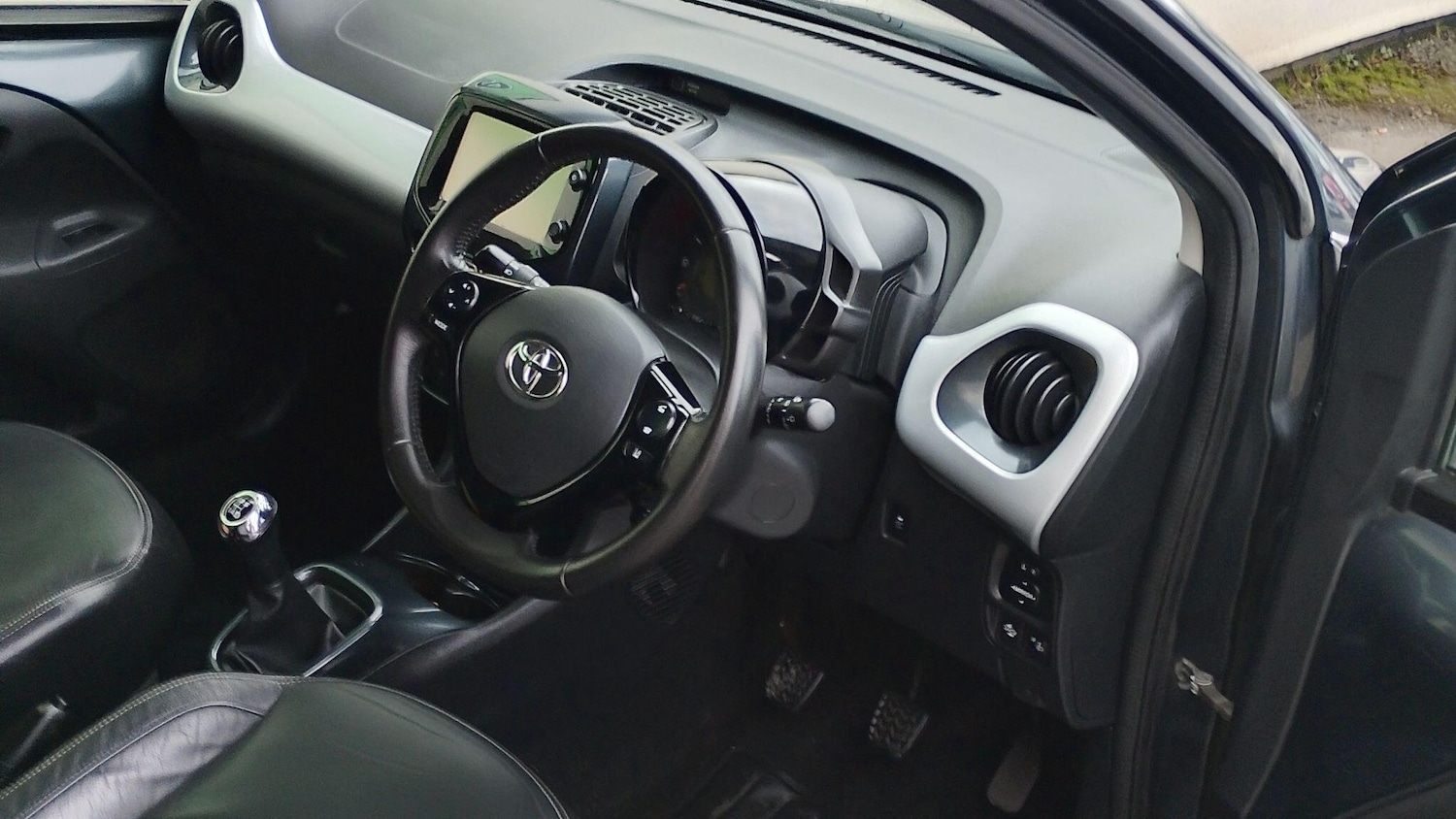 Used Toyota AYGO 2017 for sale - 77573897: Photo 8