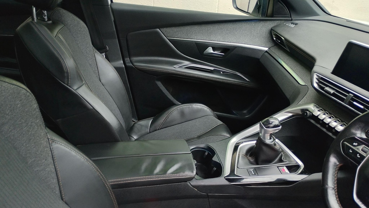 Used Peugeot 3008 2017 for sale - 77455255: Photo 10