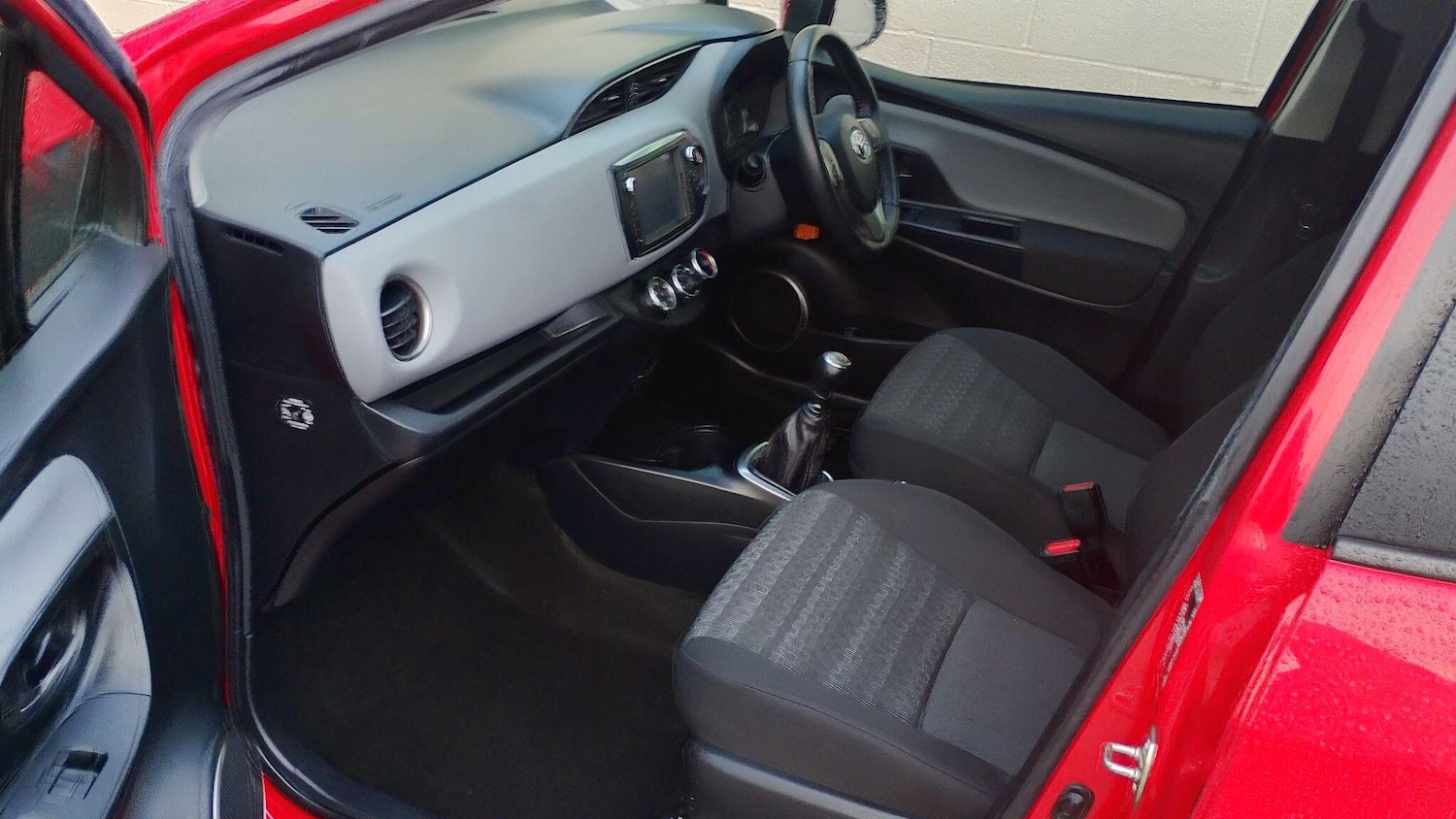 Used Toyota Yaris 2016 for sale - 76849959: Photo 13