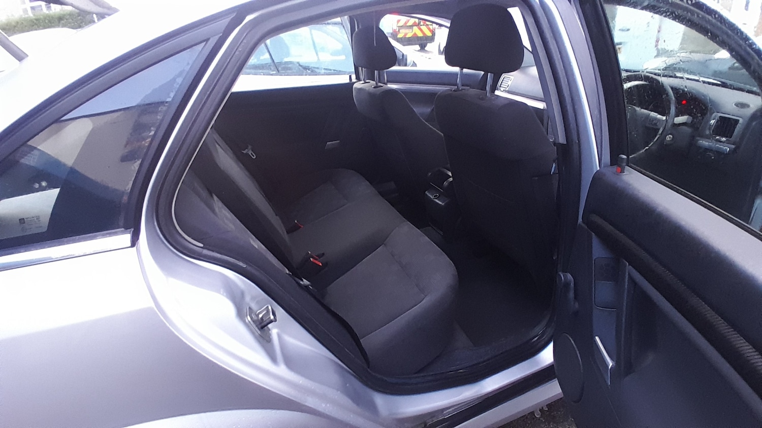 Used Vauxhall Vectra 2008 for sale - 77450554: Photo 11