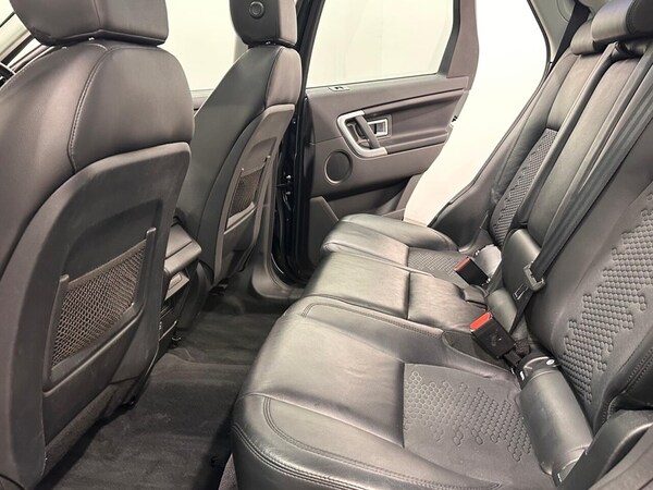 Used Land Rover Discovery Sport 2015 for sale - 76029413: Photo 16