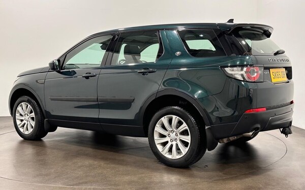 Used Land Rover Discovery Sport 2015 for sale - 76029413: Photo 4