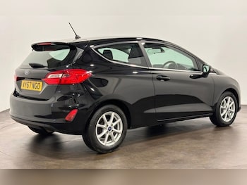 Used Ford Fiesta 2017 for sale - 75704127: Photo
