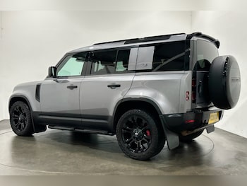 Used Land Rover Defender 2021 for sale - 77880017: Photo